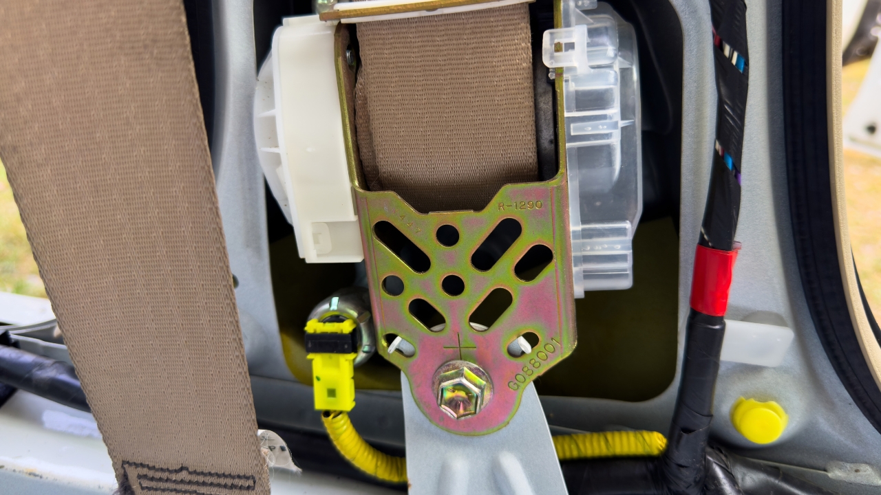 seat belt retractor